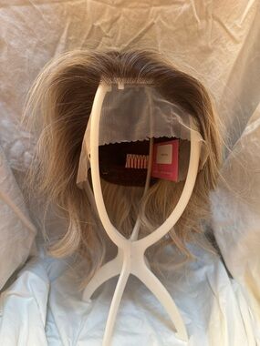 Chelsey Smith Crowns- Kitty Wig (curled)